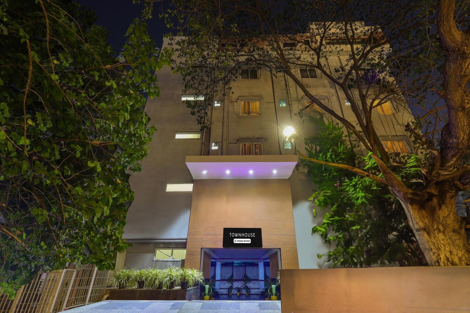 Super Townhouse Visakhapatnam Hotel Exterior photo